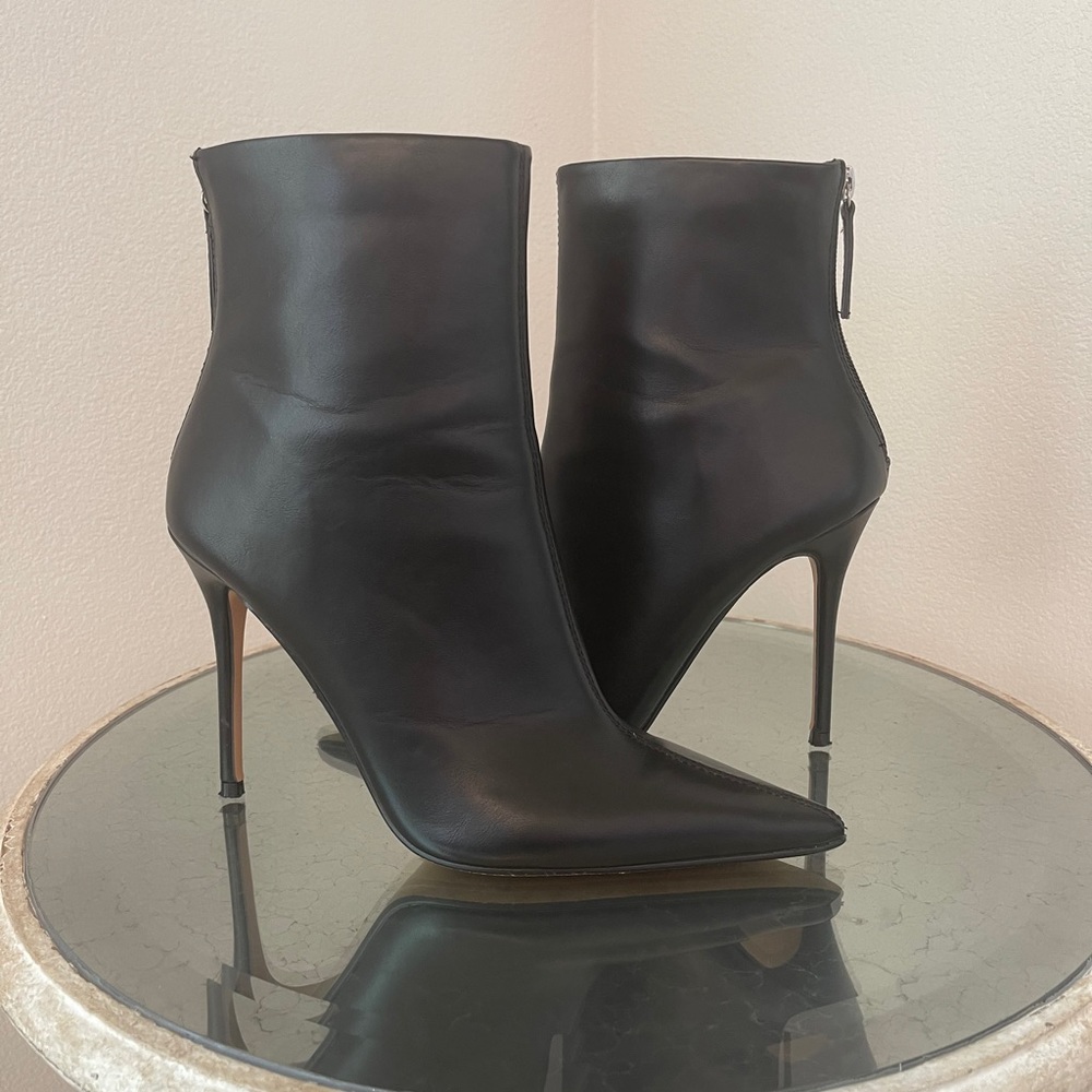 Topshop stiletto bootie (38) Fits like US 7.5/8